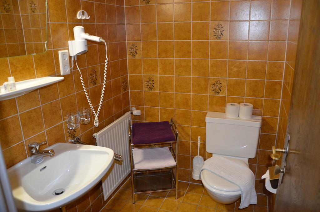 Gasthof "Zur Gemuetlichkeit" Bschlabs ภายนอก รูปภาพ